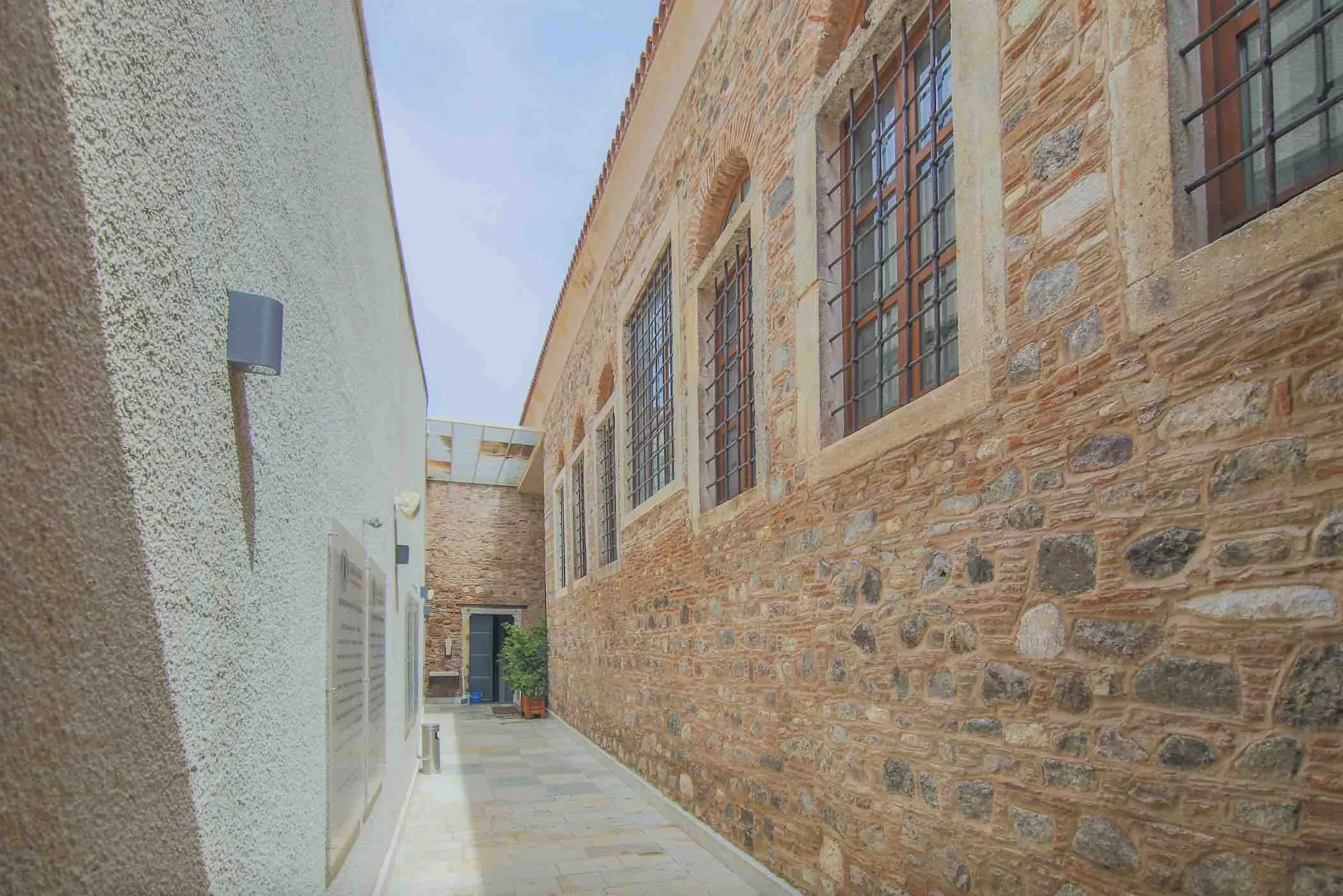 Portugal Synagogue in the Kemeraltı heritage cluster.